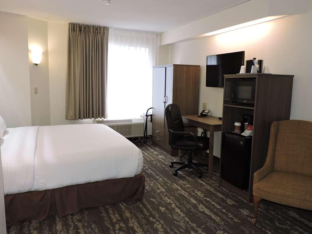 Charlevoix Inn & Suites Surestay Collection By Best Western Cameră foto